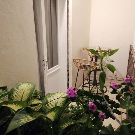 Jolie chambre climatisée avec balcon chez l'habitant Saint Pierre Exterior foto