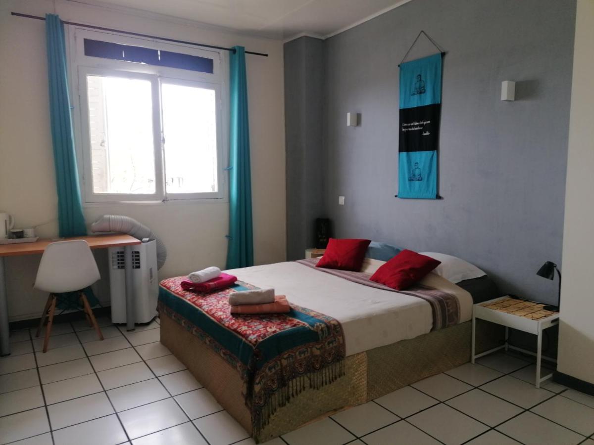 Jolie chambre climatisée avec balcon chez l'habitant Saint Pierre Exterior foto